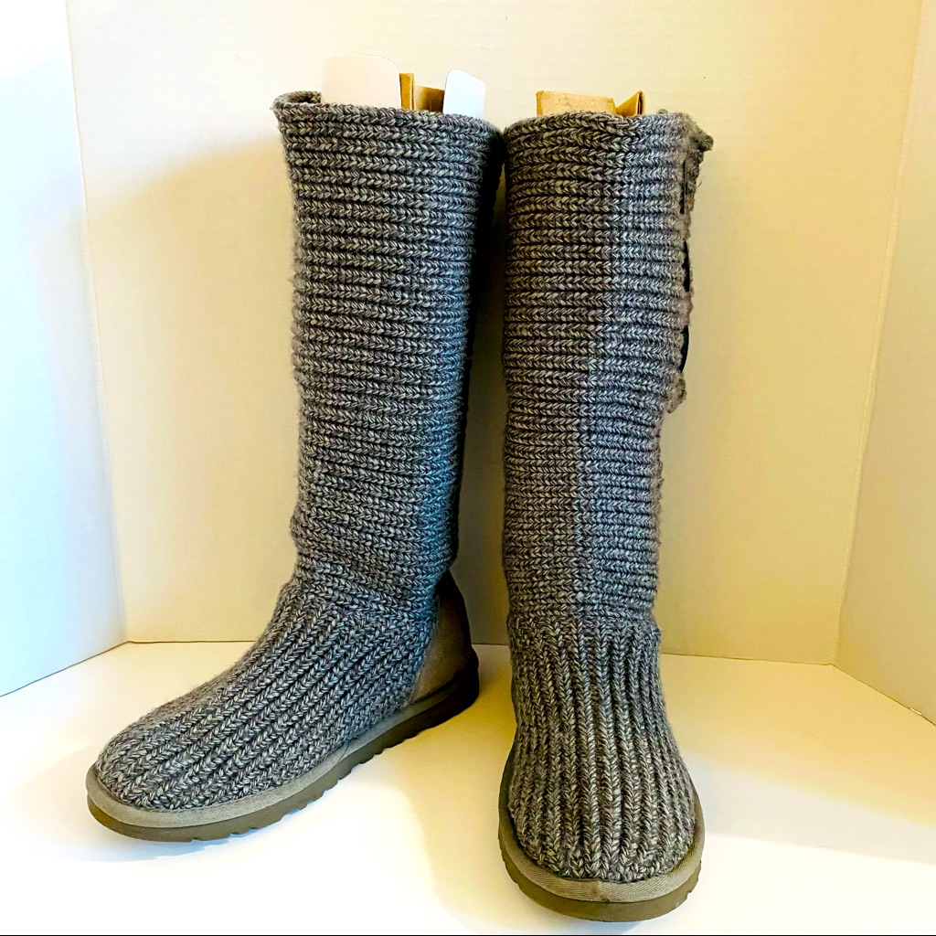 Ugg Classic Cardy Boots Womens Size 6